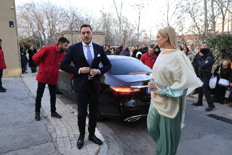          H Θεοδώρα Ντε Γκρες και ο σύζυγός της Μάθιου Κουμαρ / Eurokinissi     