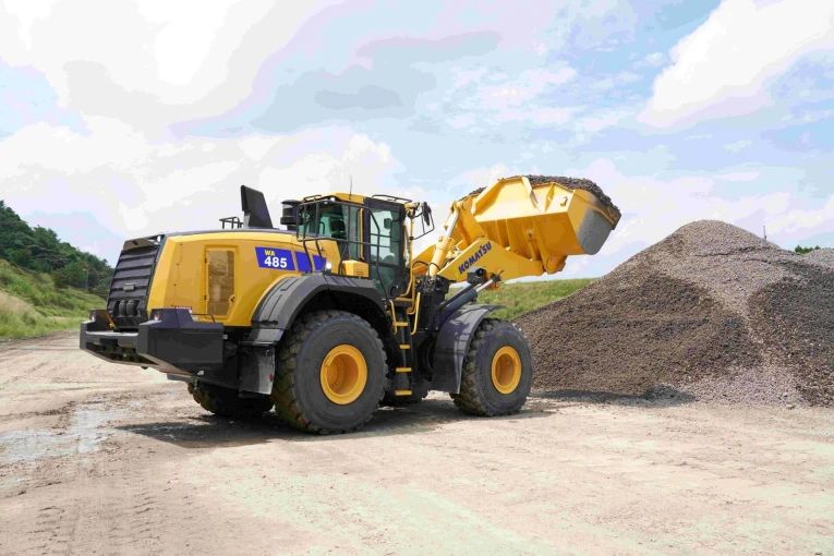 Oι νέοι ελαστικοφόροι φορτωτές Dash 11 WA475-11 καιWA485-11, που αναπτύχθηκαν από την Komatsu Ltd. και κατασκευάζονται στην KomatsuGermany GmbH - Construction Division (Ανόβερο).