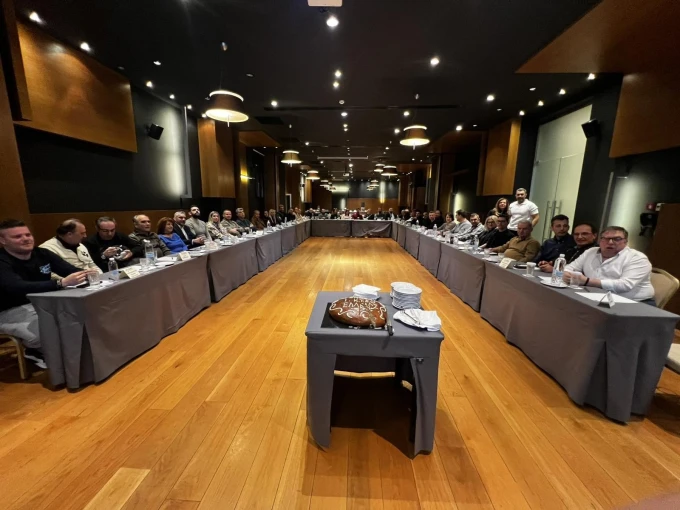 Η καθιερωμένη κοπή της πρωτοχρονιάτικης πίτας για το 2025 προσέδωσε εορταστικό χαρακτήρα στη συνάντηση