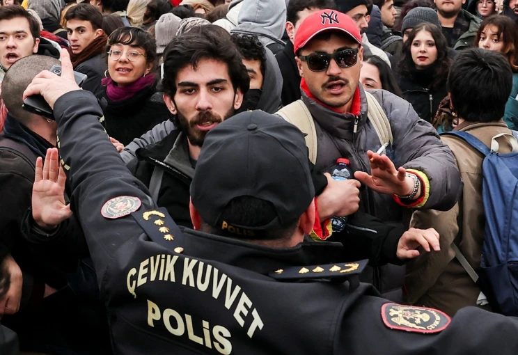 Σοβαρά επεισόδια στην Τουρκία μετά την προφυλάκιση Ιμάμογλου / Reuters