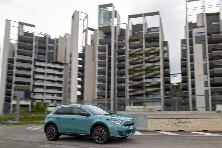 fiat600hybrid.jpg?v=0 fiat600hybrid.jpg?v=0