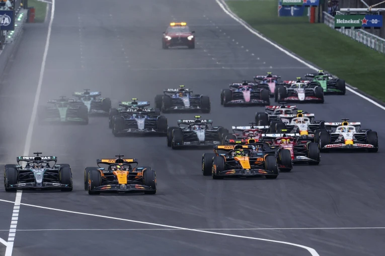 Φωτογραφία: ΑΠΕ-ΜΠΕ F1 Grand Prix Κίνας Εκκίνηση Φωτογραφία: ΑΠΕ-ΜΠΕ F1 Grand Prix Κίνας Εκκίνηση