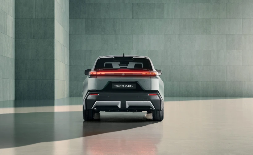 2025toyotac-hr07.jpg 2025toyotac-hr07.jpg