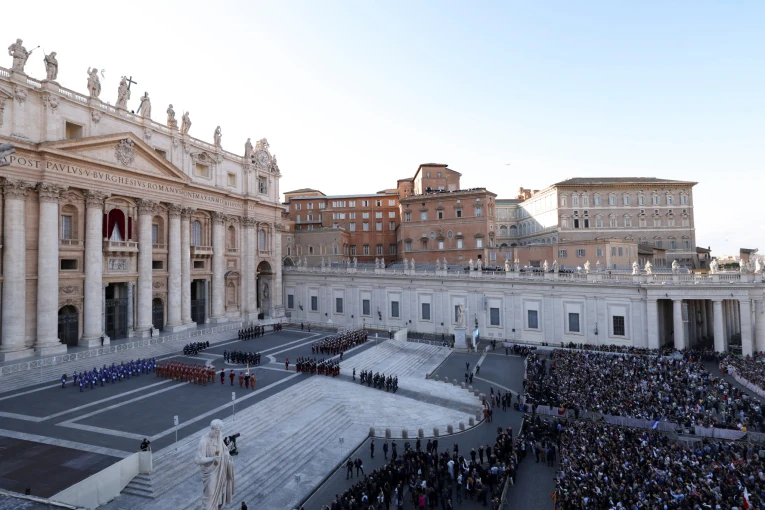          Reuters/Claudia Greco     