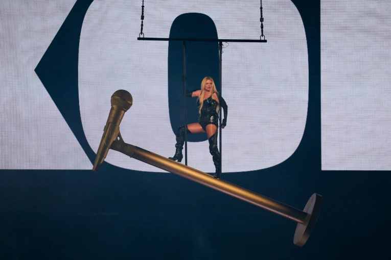 H Φινλανδία με την Erika Vikman και το Ich Komme / Reuters