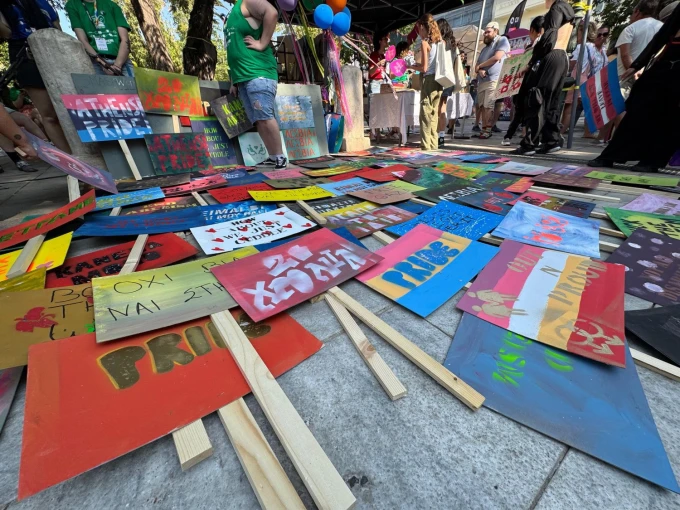 Τα πρώτα στιγμιότυπα από το Athens Pride 2025/Φωτ. Γιάννης Κέμμος Τα πρώτα στιγμιότυπα από το Athens Pride 2025/Φωτ. Γιάννης Κέμμος