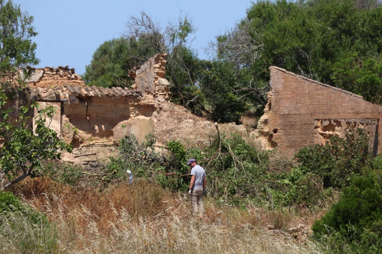 Το ερειπωμένο σπίτι όπου έγιναν έρευνες για τη Μαντλίν στην Πορτογαλία/Reuters