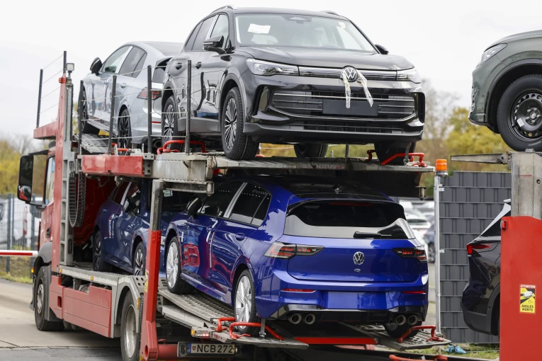 ape-mpenewcars2.jpg?v=0