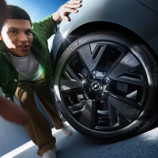 opel-corsa-leasing-wheel.jpg