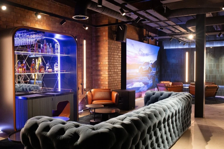 cupra-opens-first-uk-city-garage-in-manchester-03.jpg?v=0