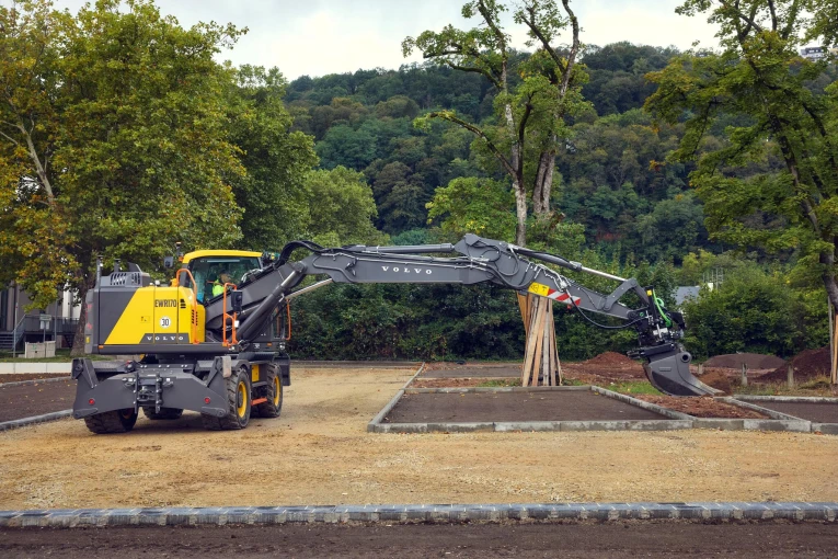 exw-ewr170f-stv-t4f-3-reach-further-02.jpg?v=0