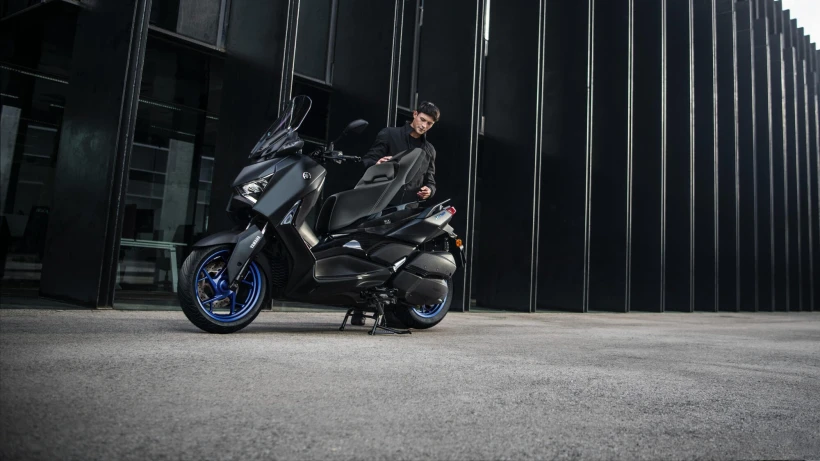 2024-yamaha-xmax300-eu-icon-blac-7.jpg?v=0