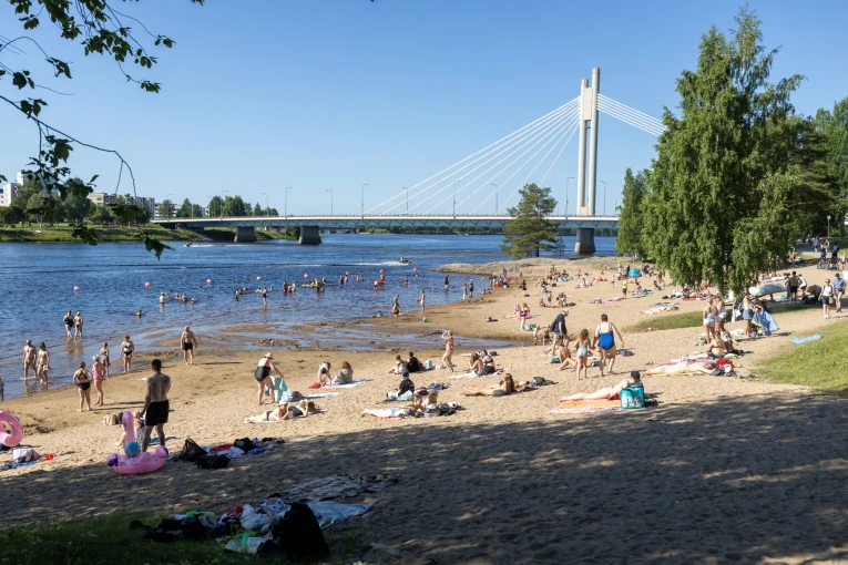 Κύμα καύσωνα σαρώνει τον Αρκτικό Κύκλο στη Φινλανδία / Reuters