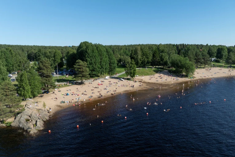 Κύμα καύσωνα σαρώνει τον Αρκτικό Κύκλο στη Φινλανδία / Reuters