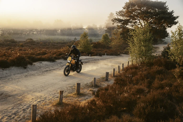 scrambler400xc-my26-4850-ge-1.jpg?v=0