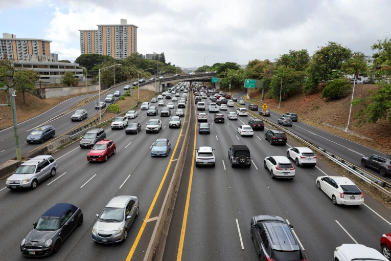 Κίνηση στην Χονολουλού μετά την προειδοποίηση των αρχών για τσουνάμι. Πηγή: Reuters
