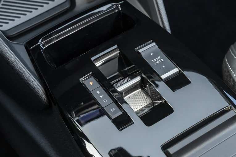 new-c4-hybrid-int-interior7.jpg?v=0