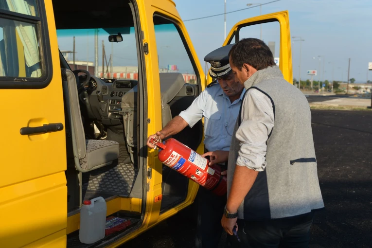 Φωτογραφία αρχείο ΑΠΕ-ΜΠΕ Έλεγχος σε σχολικό λεωφορείο