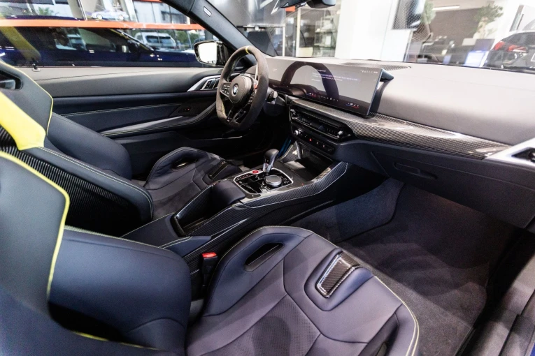 bmw-m4-cs-edition-vr46-spanos-sa-07-2.jpg?v=0