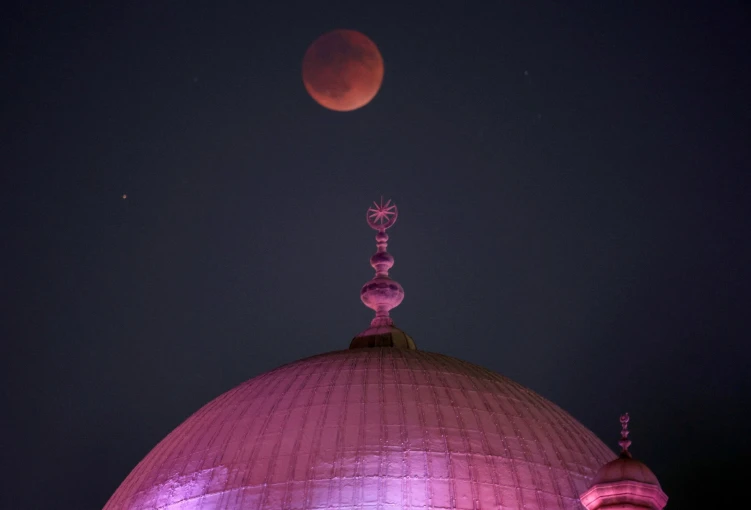 Η έκλειψη από το Κάιρο. Reuters