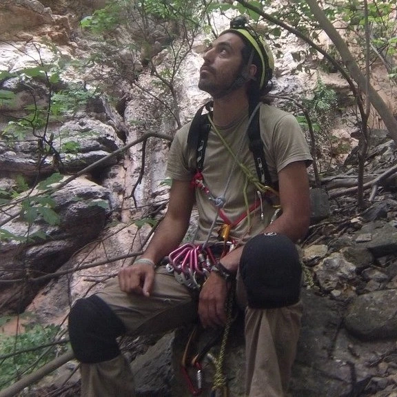 Ο Δημήτρης Θεοδοσόπουλος επί το έργον. Πηγή: Facebook