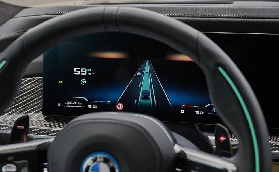 bmwpersonalpilotl3-3.jpg bmwpersonalpilotl3-3.jpg