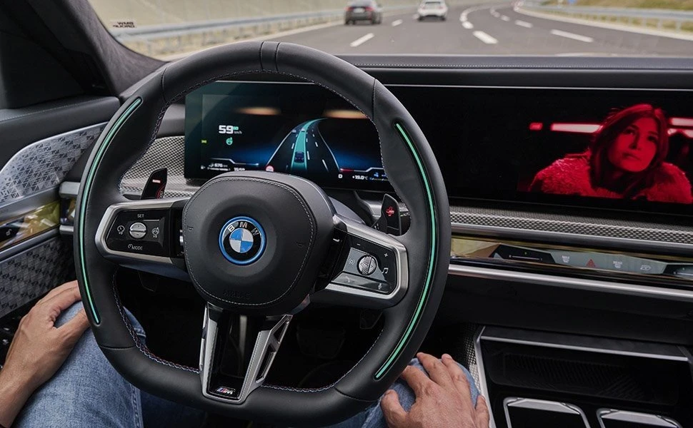 bmwpersonalpilotl3-4.jpg bmwpersonalpilotl3-4.jpg