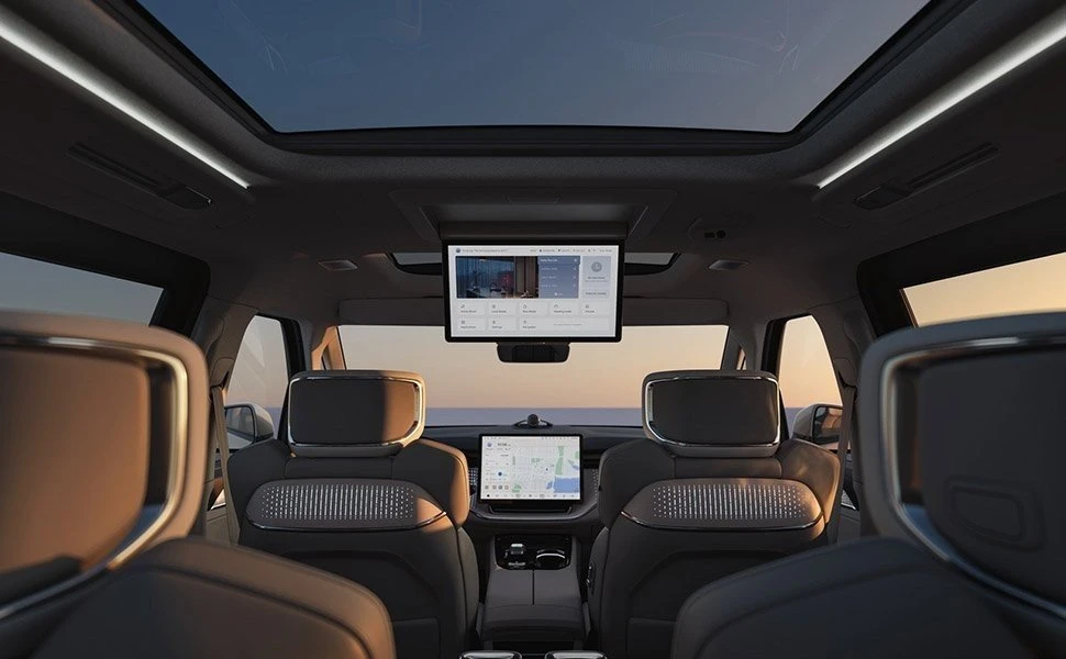 320124-volvo-em90-concept-world-stills.jpg 320124-volvo-em90-concept-world-stills.jpg