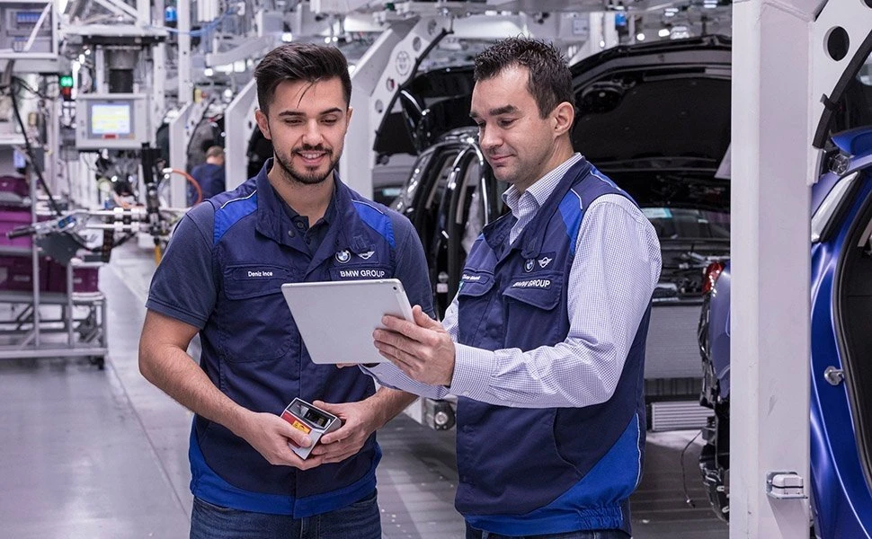 bmw-factory.jpg bmw-factory.jpg