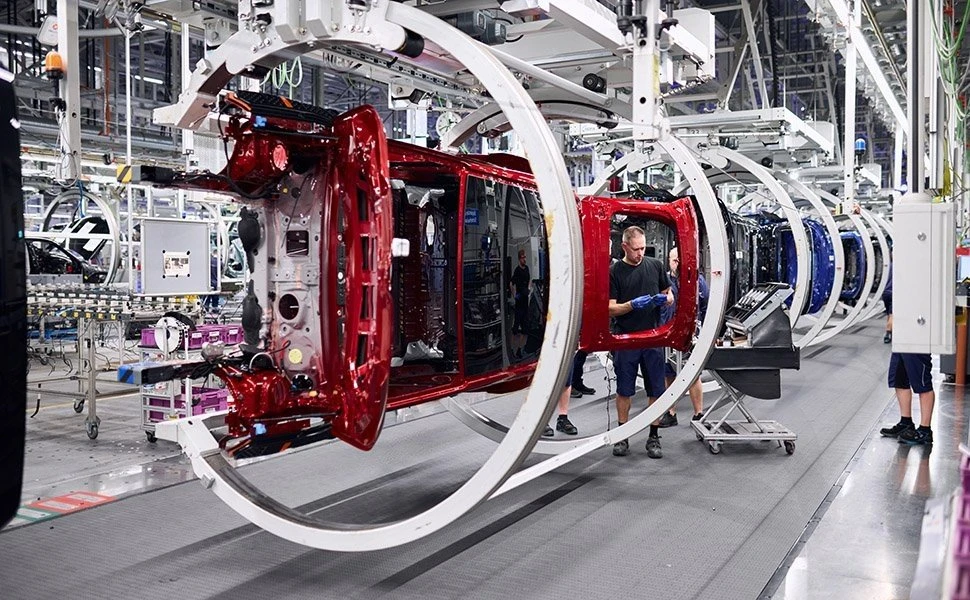 bmw-factory1.jpg bmw-factory1.jpg