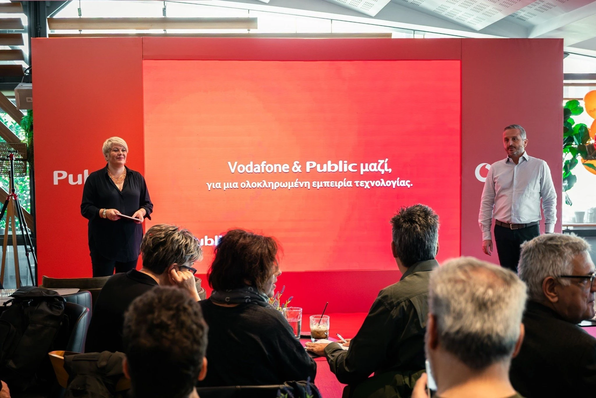 vodafone-public.jpg vodafone-public.jpg