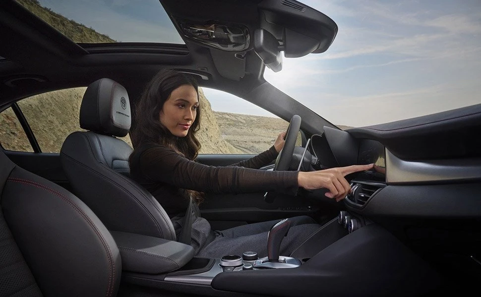 alfanewgiulia2.jpg alfanewgiulia2.jpg