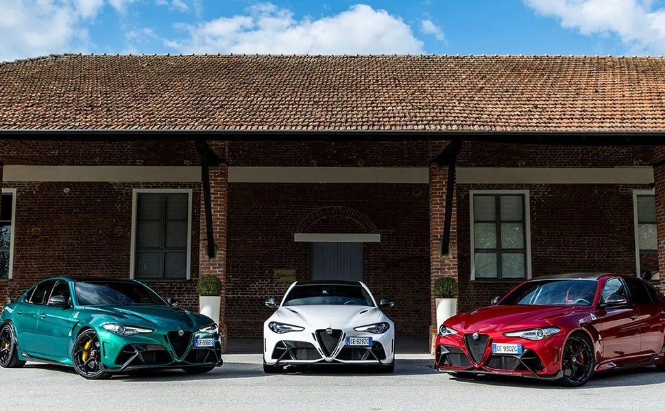 alfaromeogiuliagta-italianflag.jpg alfaromeogiuliagta-italianflag.jpg