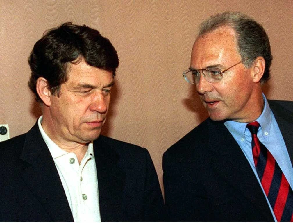 <i>Ο Ότο Ρεχάγκελ με τον Φραντς Μπέκενμπαουερ</i> <i>Ο Ότο Ρεχάγκελ με τον Φραντς Μπέκενμπαουερ</i>