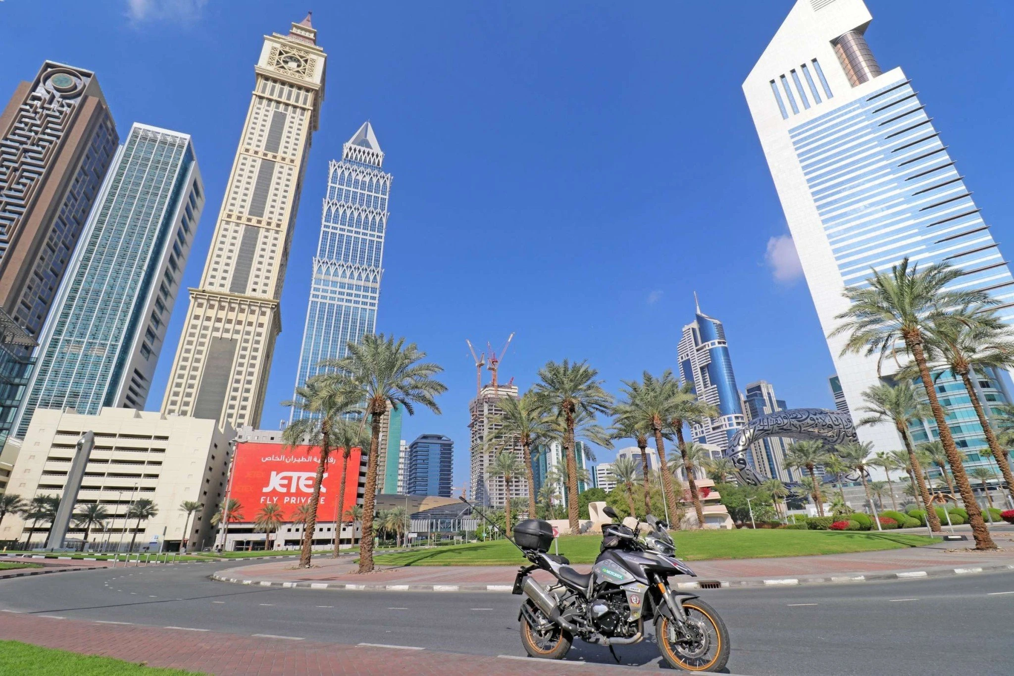 qj-dubai.jpg