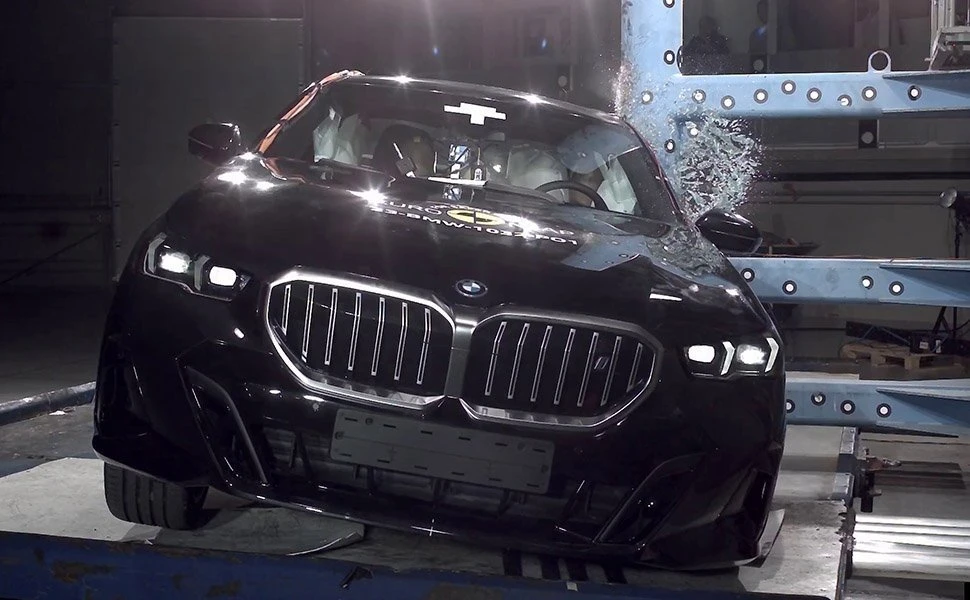 bmw-series-safety.jpg bmw-series-safety.jpg