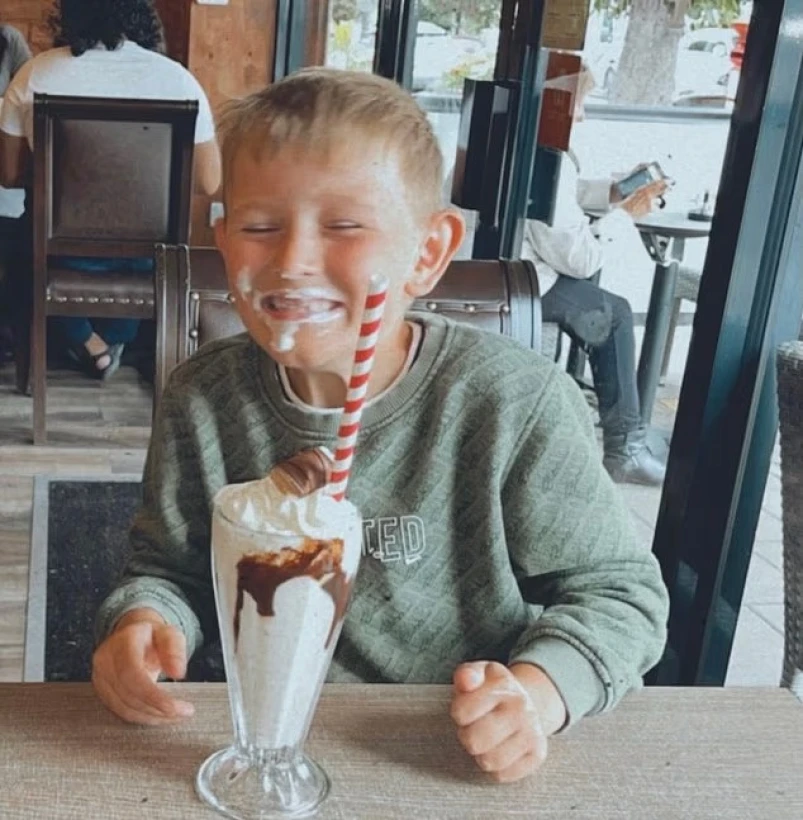 Ο Φρεντ Ντέιβις/Φωτογραφικό υλικό που παραχώρησε η μητέρα του, Ροζάνα Τόμσον