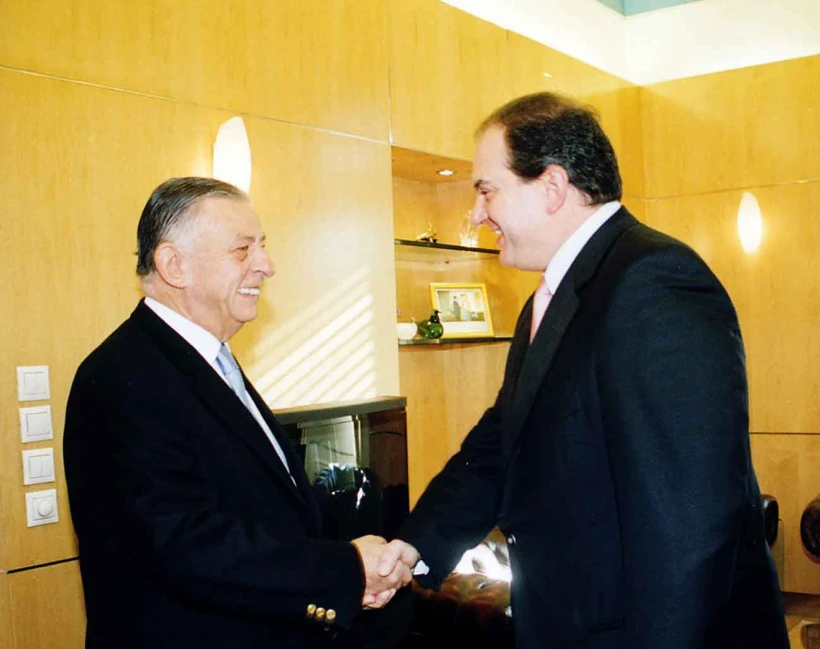 Ο Γ. ΒΑΡΒΙΤΣΙΩΤΗΣ ΜΕ ΤΟΝ ΚΩΣΤΑ ΚΑΡΑΜΑΝΛΗ/ΑΠΕ