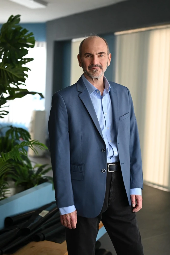 o-giatros-akyllas-karazisis-dimosthenis-iliadis.jpeg?v=0