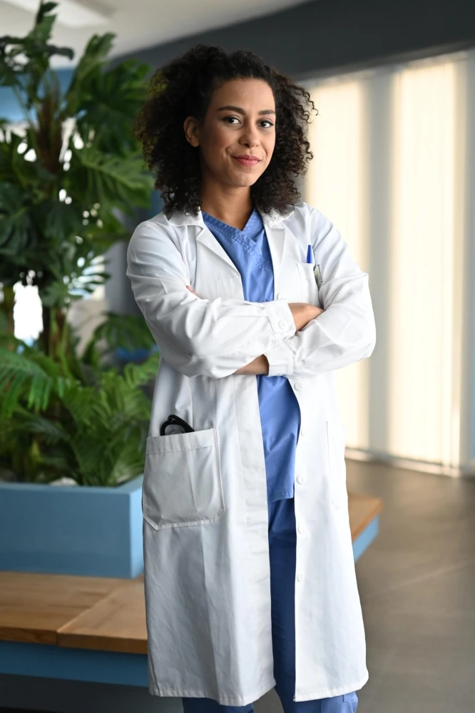 o-giatros-danai-omoreghkie-alma-emmar.JPG?v=0