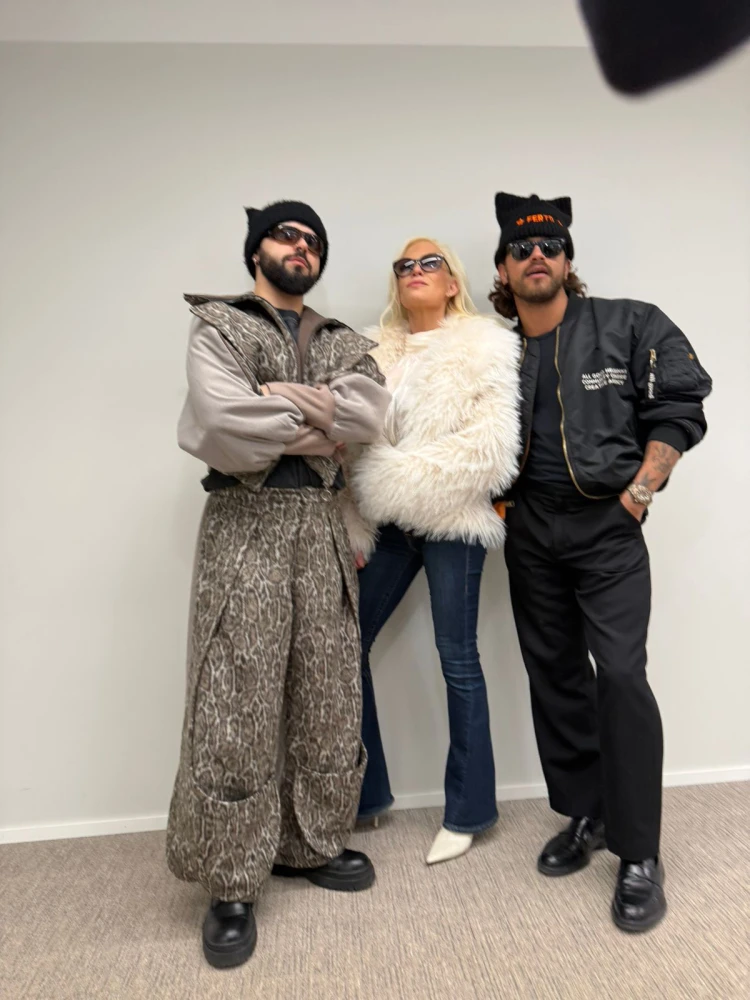 Ο Akylas με τους εκπροσώπους της Φινλανδίας στη Eurovision 2026, Linda Lampenius και Pete Parkkonen