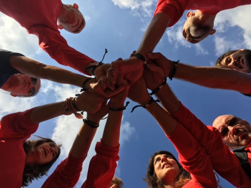 lillymoments-connectingheartsabroad-2020-pinwheel-hands.jpg