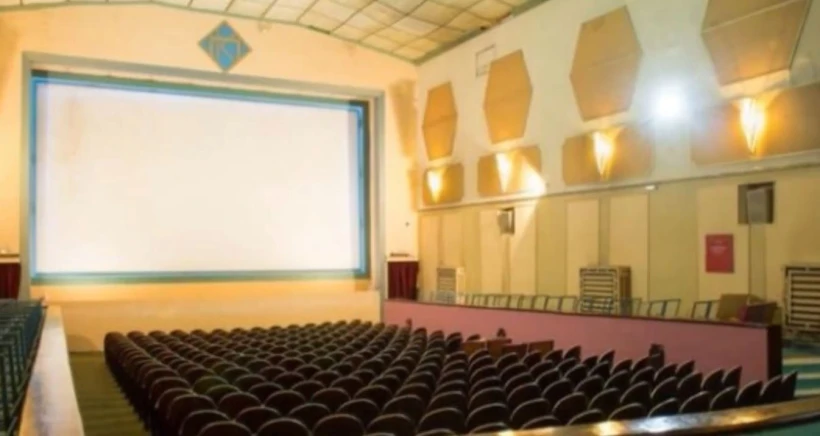Το εσωτερικό του κινηματογράφου «Πάλας». Πηγή: Μαθητική ταινία 17ου Γυμνασίου.