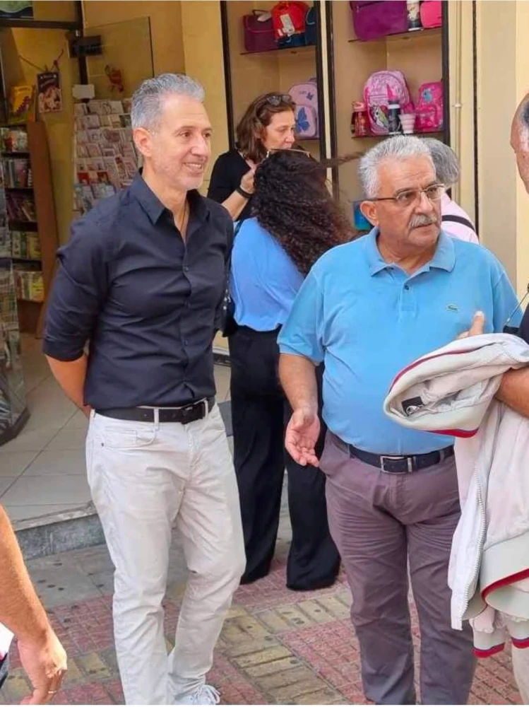 Ο Δημήτρης Κόκοτας με τον δήμαρχο Αγίας Βαρβάρας Λάμπρο Μίχο