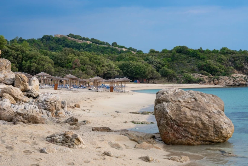 paralia-proti-ammoydia-stin-olimpiada-chalkidikis-me-fonto-to-tichos-ton-archaion-staghiron.jpg paralia-proti-ammoydia-stin-olimpiada-chalkidikis-me-fonto-to-tichos-ton-archaion-staghiron.jpg