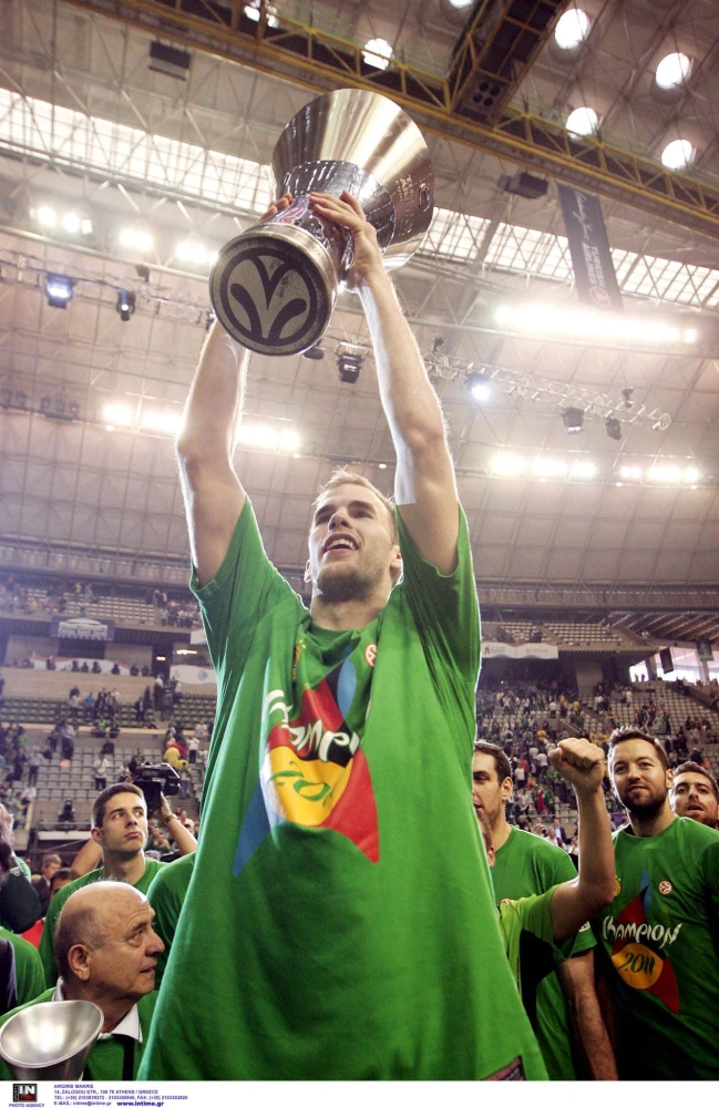 INTIME - Νικ Καλάθης με την 6η Ευρωλίγκα του Παναθηναϊκού και μοναδική προσωπική του