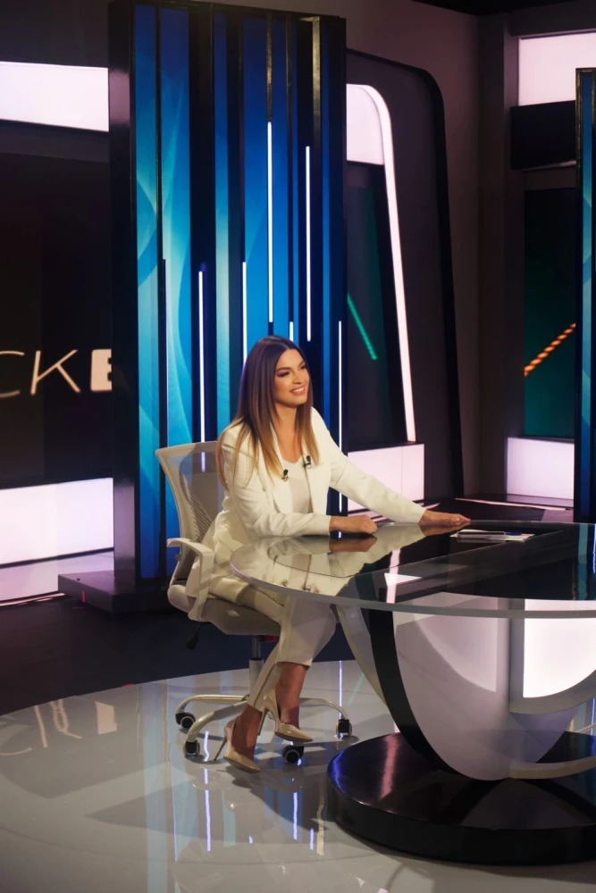 attica-tv-to-black-box-me-tin-maghki-dousi-erchetai-apo-tin-kiriaki-26-maioy-kai-kathe-kiriaki-stis-2330-sto-attica-tv-photo-3.jpg