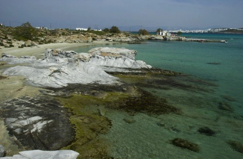 Η παραλία «Κολυμπήθρες» της Πάρου / Πηγή: InΤime Η παραλία «Κολυμπήθρες» της Πάρου / Πηγή: InΤime