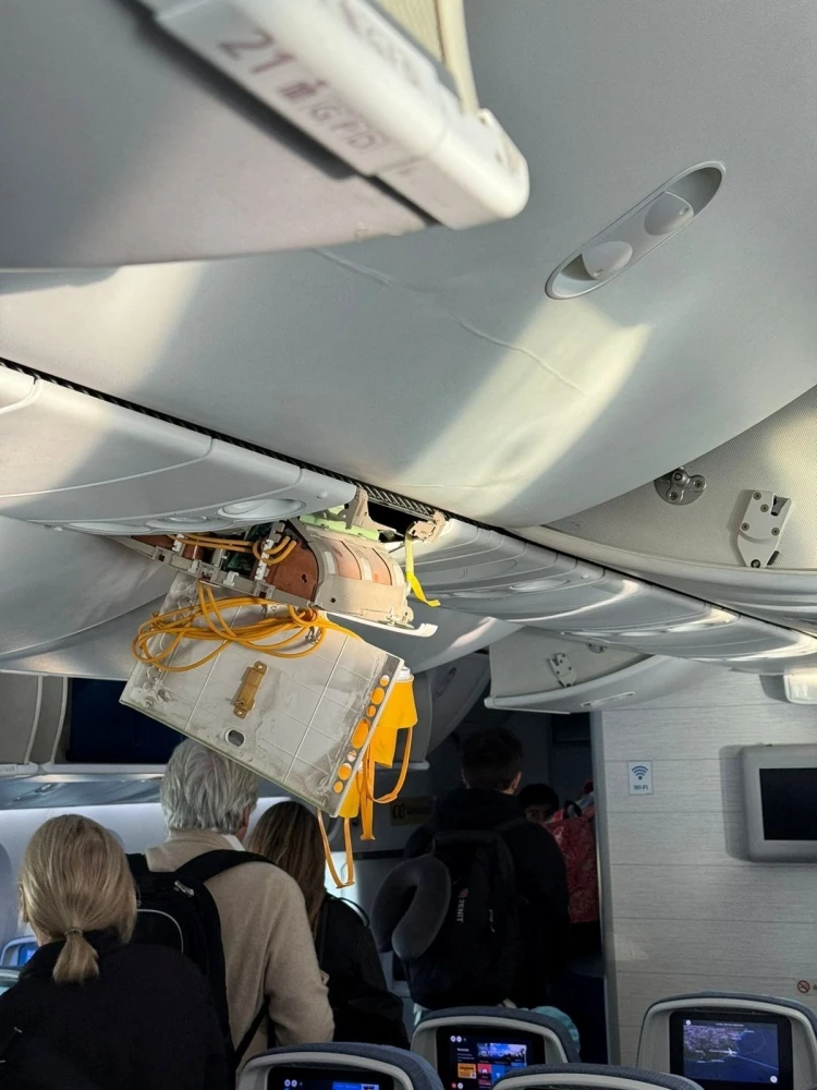 Η εικόνα στο αεροσκάφος της Air Europa μετά τις αναταράξεις/Reuters Η εικόνα στο αεροσκάφος της Air Europa μετά τις αναταράξεις/Reuters
