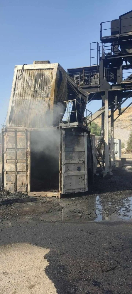 Το σημείο από όπου ξεκίνησε η φωτιά / Φωτ.: sinidisi.gr Το σημείο από όπου ξεκίνησε η φωτιά / Φωτ.: sinidisi.gr
